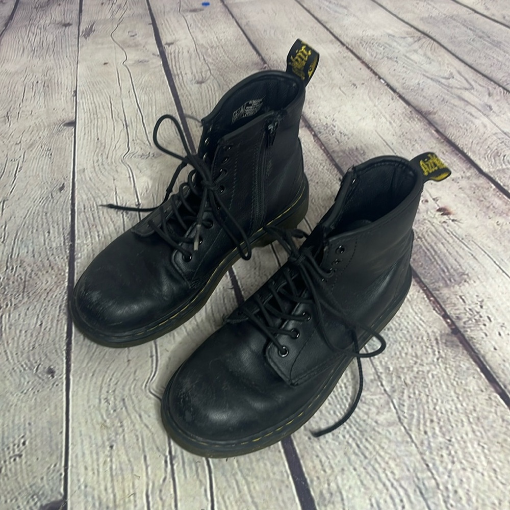 Youth 8-hole Dr. Martens boots